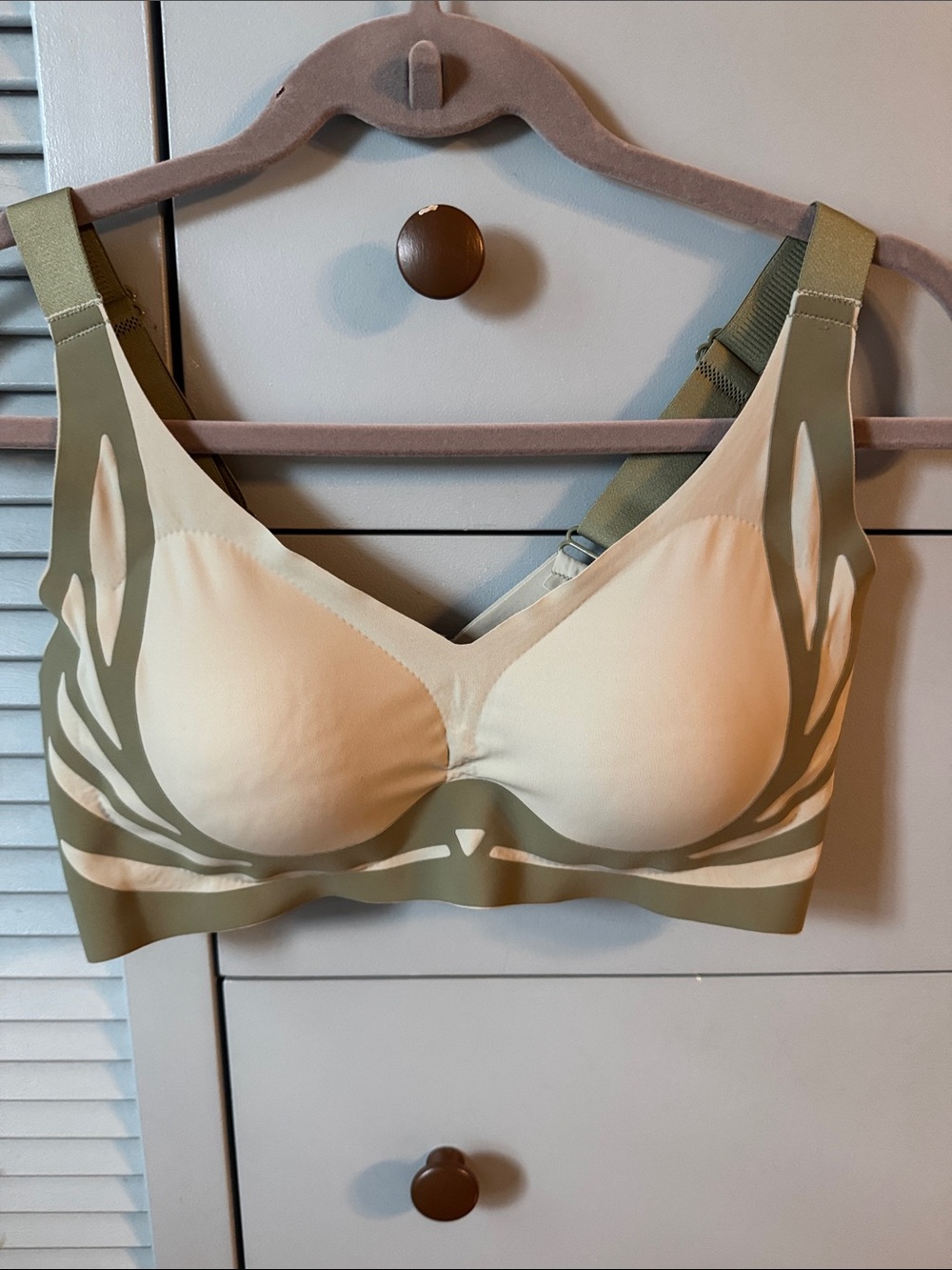 Everyday Wireless Bra in Olive and Cream